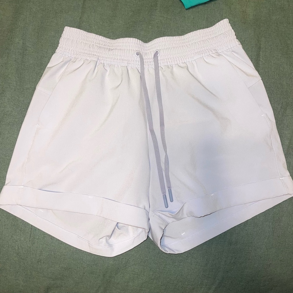 🍋Lululemon Spring Break Away MR Short 3"